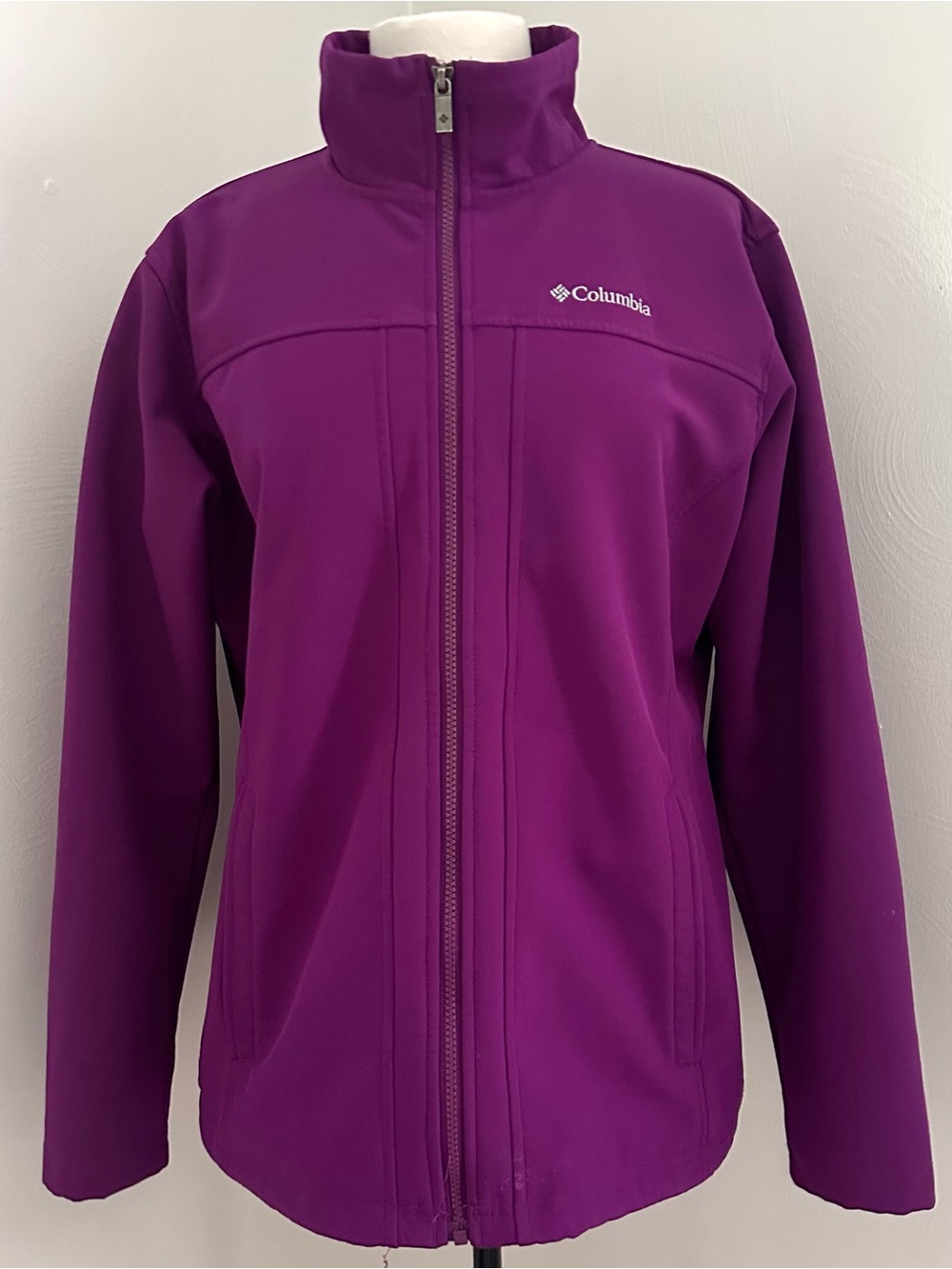 Columbia Women's Magenta Full-Zip Softshell Jacket